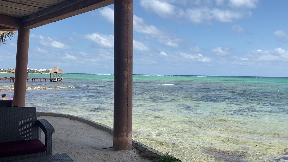 Casa Cenote, río de agua cristalina entre manglares conectado al mar en Tankah